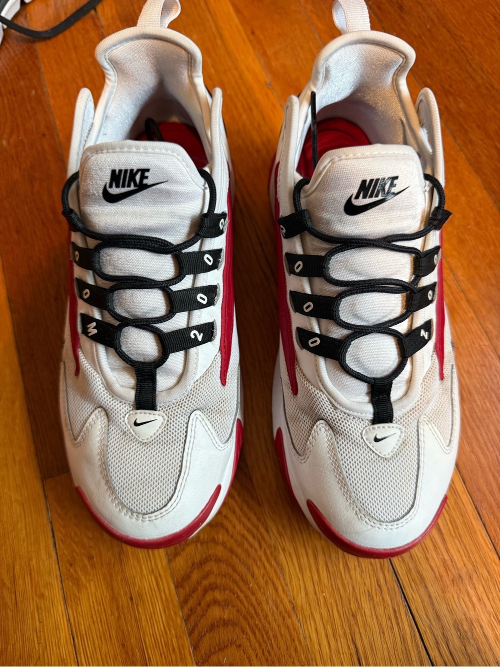 Nike Zoom 2000 White, red and black